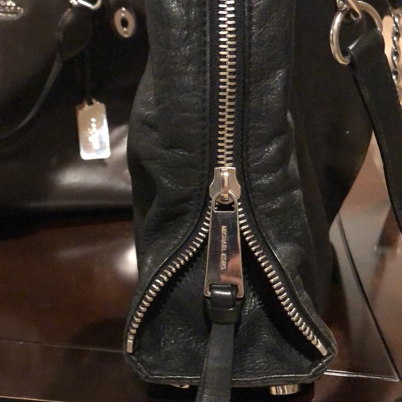 Michael Kors Devon Large Shoulder pebble Leather Tote - Picture 6 of 10